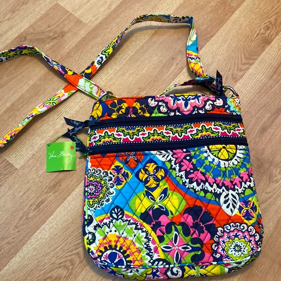 Vera Bradley Handbags - Fun summer triple zip Vera Bradley purse!